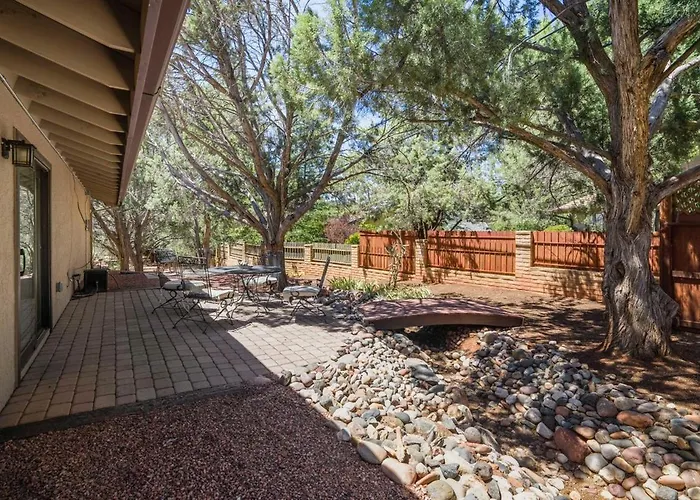 Escape Red Rock Views Sedona