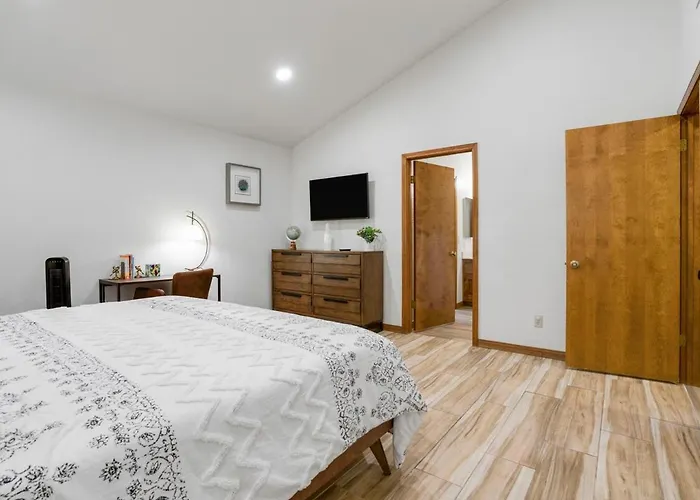 Escape Red Rock Views Holiday home