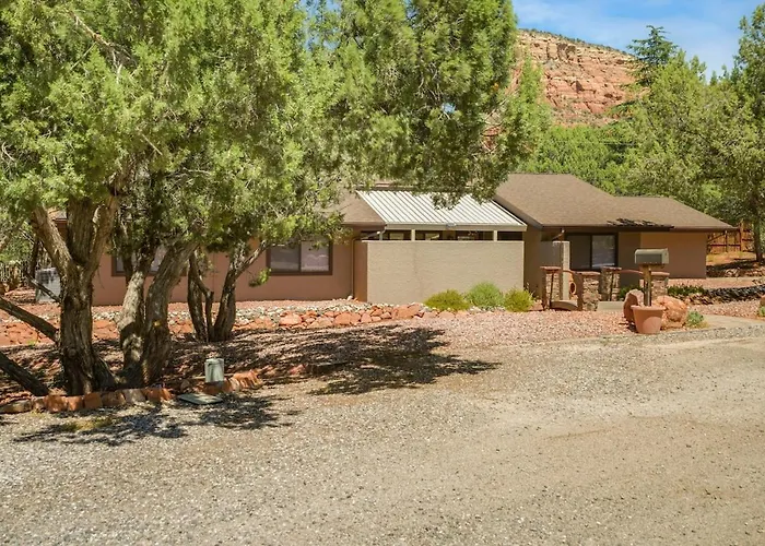 Escape Red Rock Views